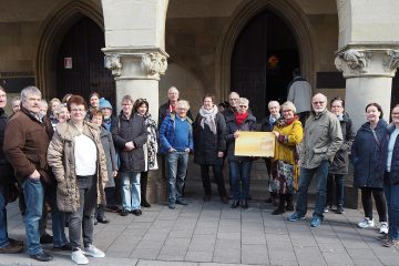 Ehrenamtskarteninhaber freuen sich über eine besondere Stadtführung mit Besuch im Friedenssaal. (Foto: FreiwilligenAgentur Münster)