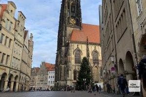 The Prinzipalmarkt, like the tree in front of St. Lamberti, should shine for Advent this year (Photo: Jasmin Reghat)