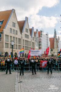 Ein Ausschnitt des Gegenprotestes, der jedes Jahr viele Menschen auf die Straße zieht. (Foto: AM)