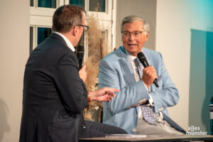 Der CDU-Politiker Wolfgang Bosbach (r.) zu Gast beim "Trialog". (Foto: Michael Bührke)