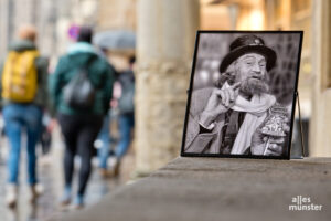 Auch der verstorbene Straßenmusiker "Onkel Willi" ist mit dabei, wenn Heutmann über Menschen in Münster schreibt. (Foto: Michael Bührke)