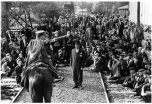 Mit der Aktion will das Cineplex junge Menschen für die Bedeutung von Menschenrechten sensibilisieren, Empathie und Toleranz stärken sowie die Folgen von Ausgrenzung und Hass aufzeigen und zeigt "Schindlers Liste". (Foto: Universal Pictures)