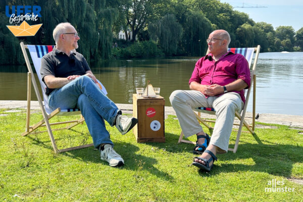 Der Schauspieler Vittorio Alfieri (r.) im Talk am Aasee. (Foto: Thomas Hölscher)