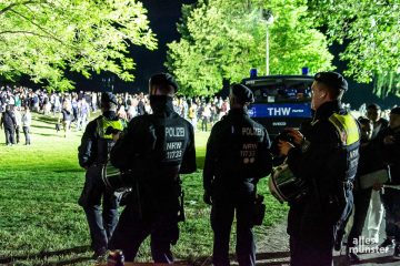 Die Polizei zeigt, so wie hier bei einem Nachteinsatz am Aasee, erhöhte Präsenz. (Archivbild: Thomas Hölscher)