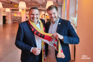 KG "Böse Geister"-Präsident Mario Engbers (li.) und Pressesprecher Jan-Hendrik Sandknop-Thale. (Foto: Jasmin Otman)