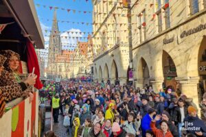 Nun ist klar: Auch in diesem Jahr kann der Rosenmontagszug stattfinden - trotz der angespannten Sicherheitslage. (Archivbild: Jasmin Otman)